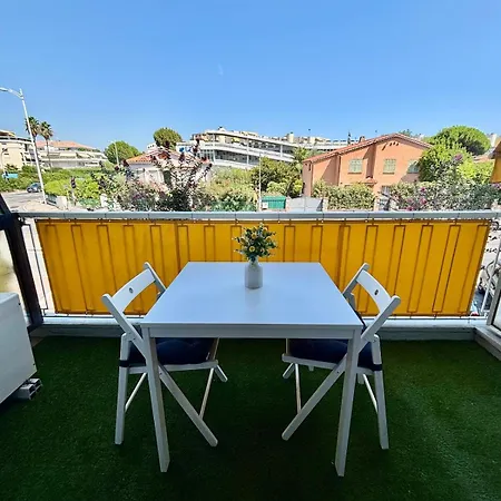 Rénové à Deux Pas De La Et Commerces Appartement Cagnes-sur-Mer