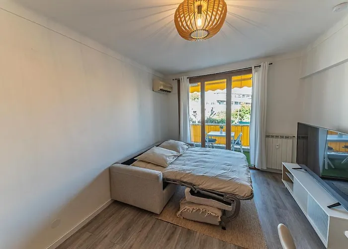 Rénové à Deux Pas De La Et Commerces * Cagnes-sur-Mer